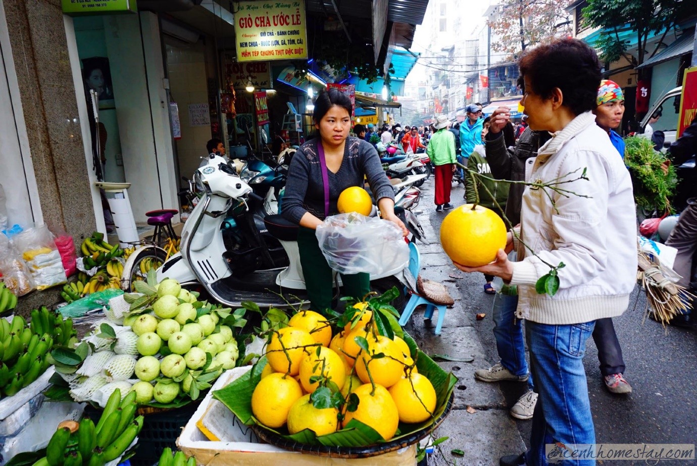 Nhộn nhịp phiên chợ quê ngày Tết lưu giữ “hồn” nét Việt