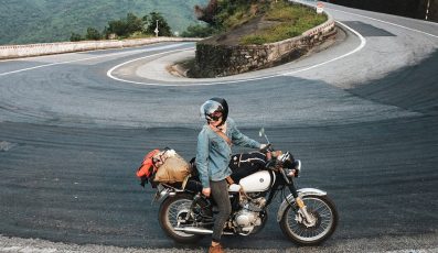 Kinh nghiệm phượt xuyên Việt bằng xe máy chuẩn bị gì, hết nhiêu tiền?