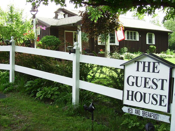 Guest House là gì? Có gì khác biệt với hotel và homestay?