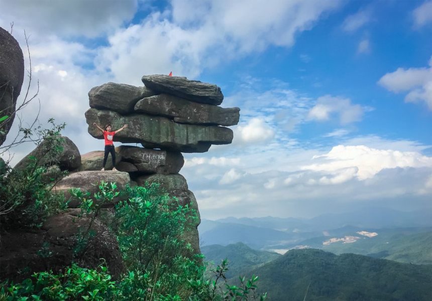 Rủ nhau sống ảo trên Núi Đá Chồng view ngắm cảnh đẹp nhất Quảng Ninh