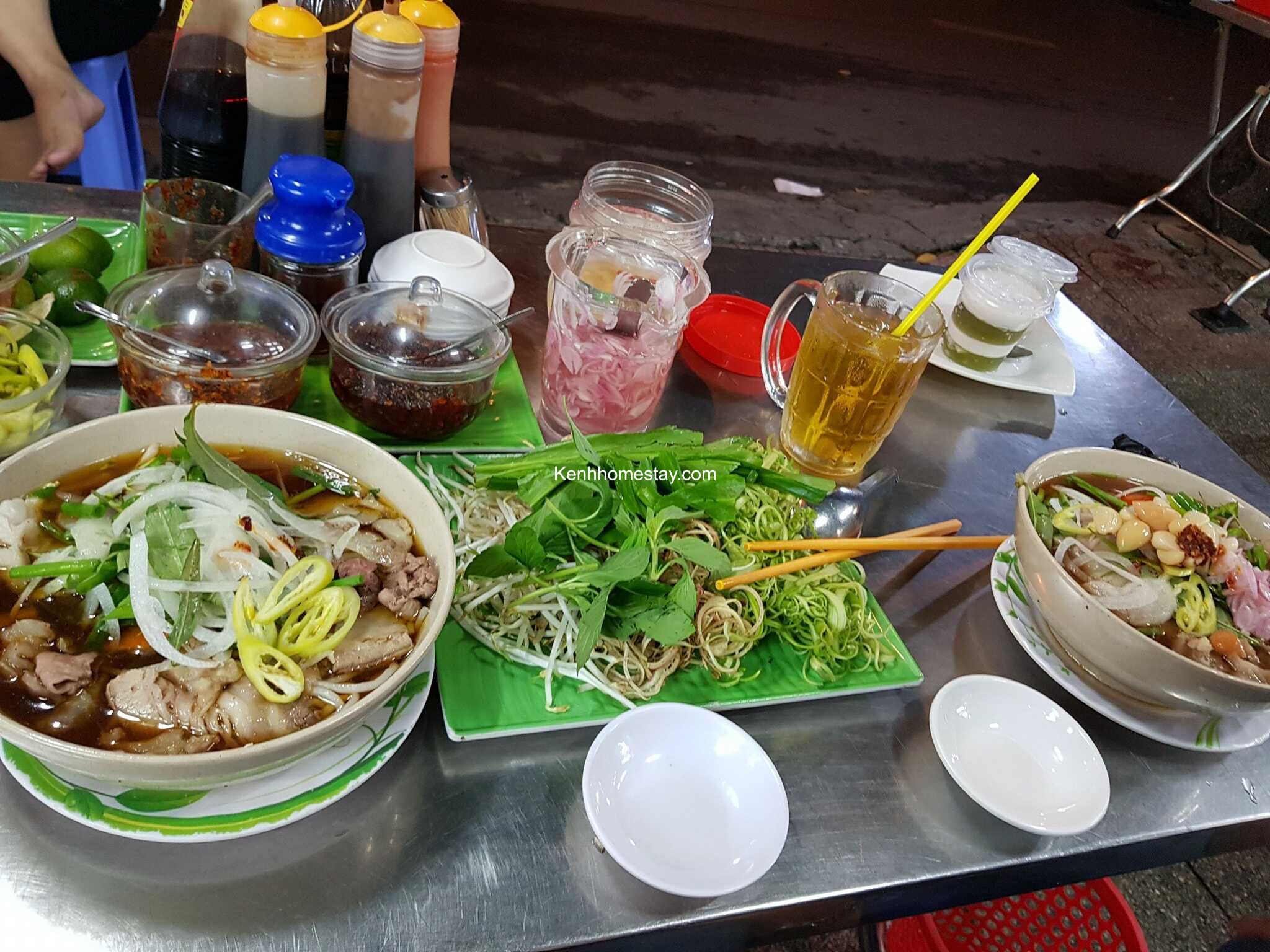 Top 25 Quán bún bò Huế Sài Gòn ngon xuất sắc chuẩn vị đông khách nhất