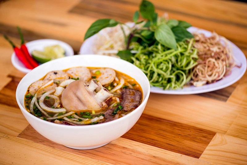 10 Nhà hàng món Huế ngon ở Hà Nội