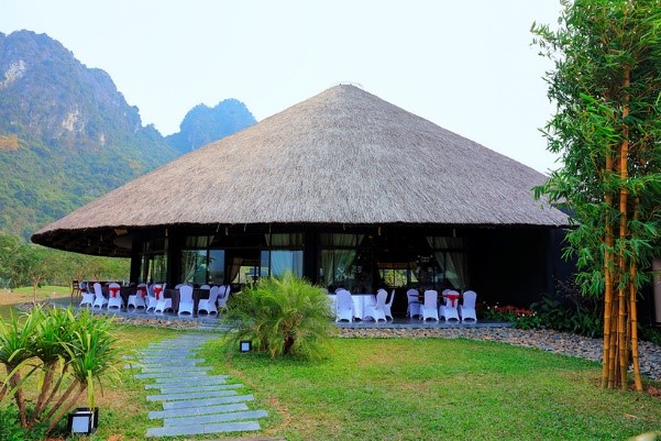 Top 4 Resort Kim Bôi giá rẻ view núi non hùng vĩ đẹp như tiên cảnh