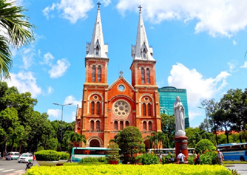 Kinh nghiệm đi Nhà thờ đức bà Sài Gòn tham quan, vui chơi chi tiết nhất