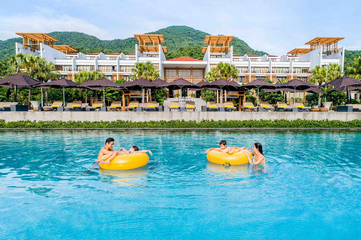 Khu nghỉ dưỡng Angsana Lăng Cô có bể bơi vô cực dài nhất Đông Nam Á