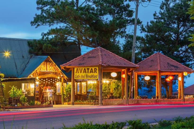 Trình làng quán cafe "NHÀ GỖ" phong cách vintage view ngắm đồi đẹp ở Đà Lạt