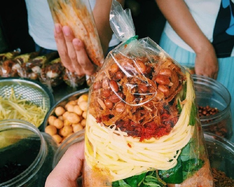 Top 10 địa chỉ bán bánh tráng trộn Sài Gòn - TPHCM ngon nhất nên mua