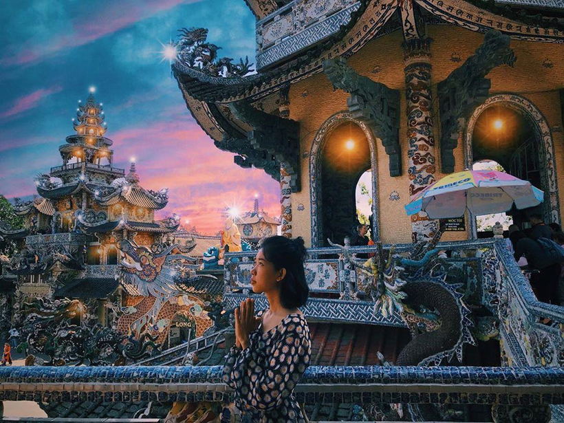Review chùa Linh Phước – chùa Ve Chai cầu duyên & săn ảnh sống ảo cực kool