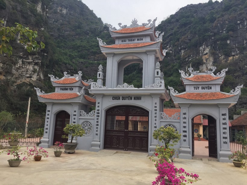Top 50 ngôi chùa Việt Nam nổi tiếng linh thiêng và sống ảo đẹp nhất