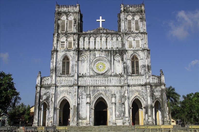 Đến Phú Yên nhớ ghé thăm Nhà thờ Mằng Lăng cổ nhất Việt Nam