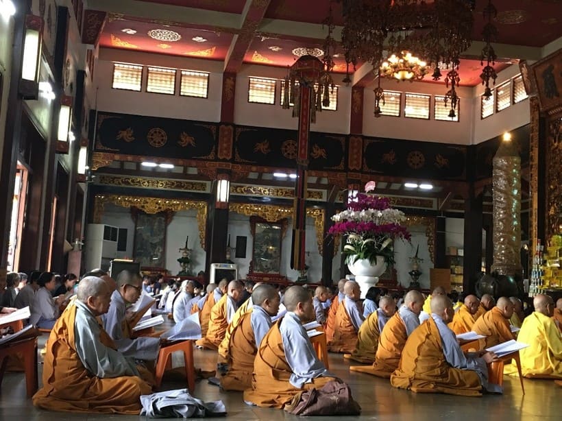 Chùa Vĩnh Nghiêm Sài Gòn: Review kinh nghiệm tham quan, lễ Phật A-Z