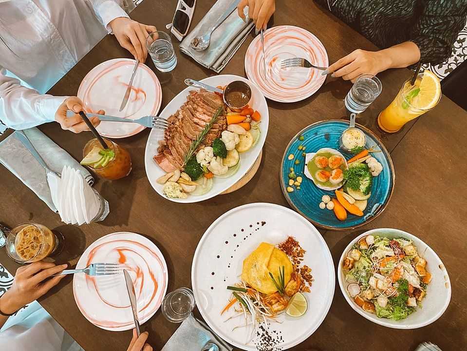 Top 20 quán ăn trưa Sài Gòn ngon giá rẻ ở trung tâm quận 1, 3, 5, 10