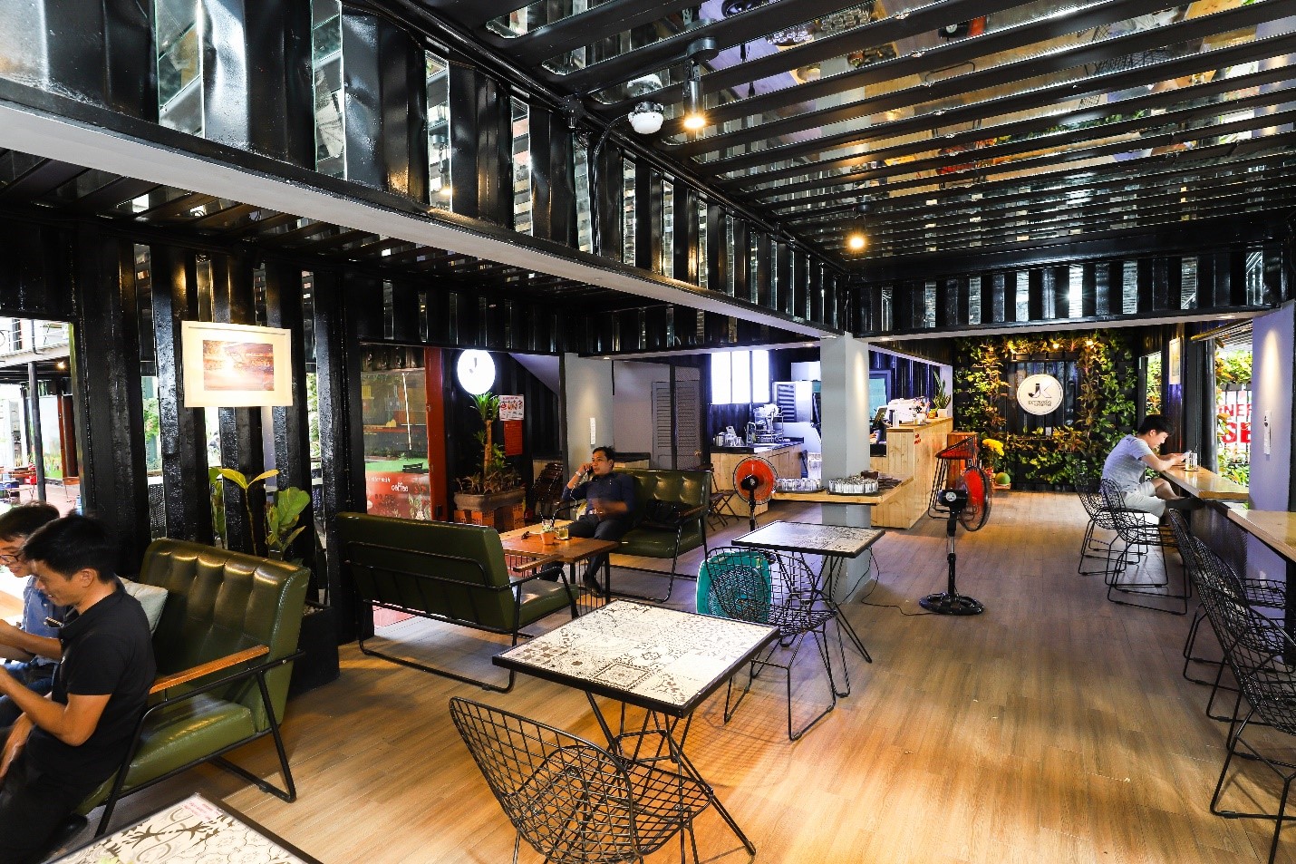 JK Container House: điểm đến siêu mới ngay Phước Kiển, Nhà Bè dành cho những start-up trẻ