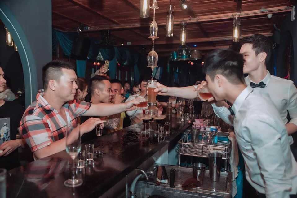 Top 15 quán pub, beer club bar Hà Nội nổi tiếng quẩy xuyên đêm