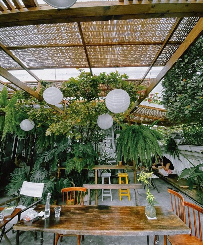 Xưởng 1925 Roastery: Quán cafe xanh mát triệu góc sống ảo ở Nha Trang