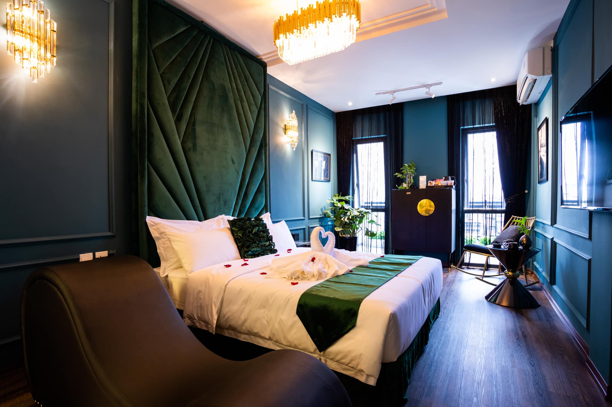 Top 10 Khách sạn tình yêu ở Hà Nội giá rẻ đẹp sang trọng có ghế tình yêu