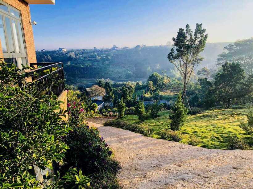 Sen Villa: Biệt thự 8 phòng ngủ view núi đồi đẹp ở phố hương trà Bảo Lộc