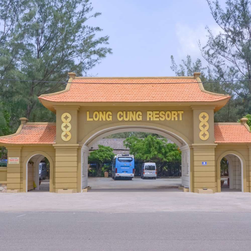Review Long Cung Resort: Giá bình dân, view siêu đẹp