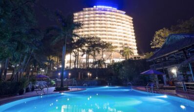 Khách sạn Sài Gòn Hạ Long - Resort thu nhỏ giữa lòng "kỳ quan"