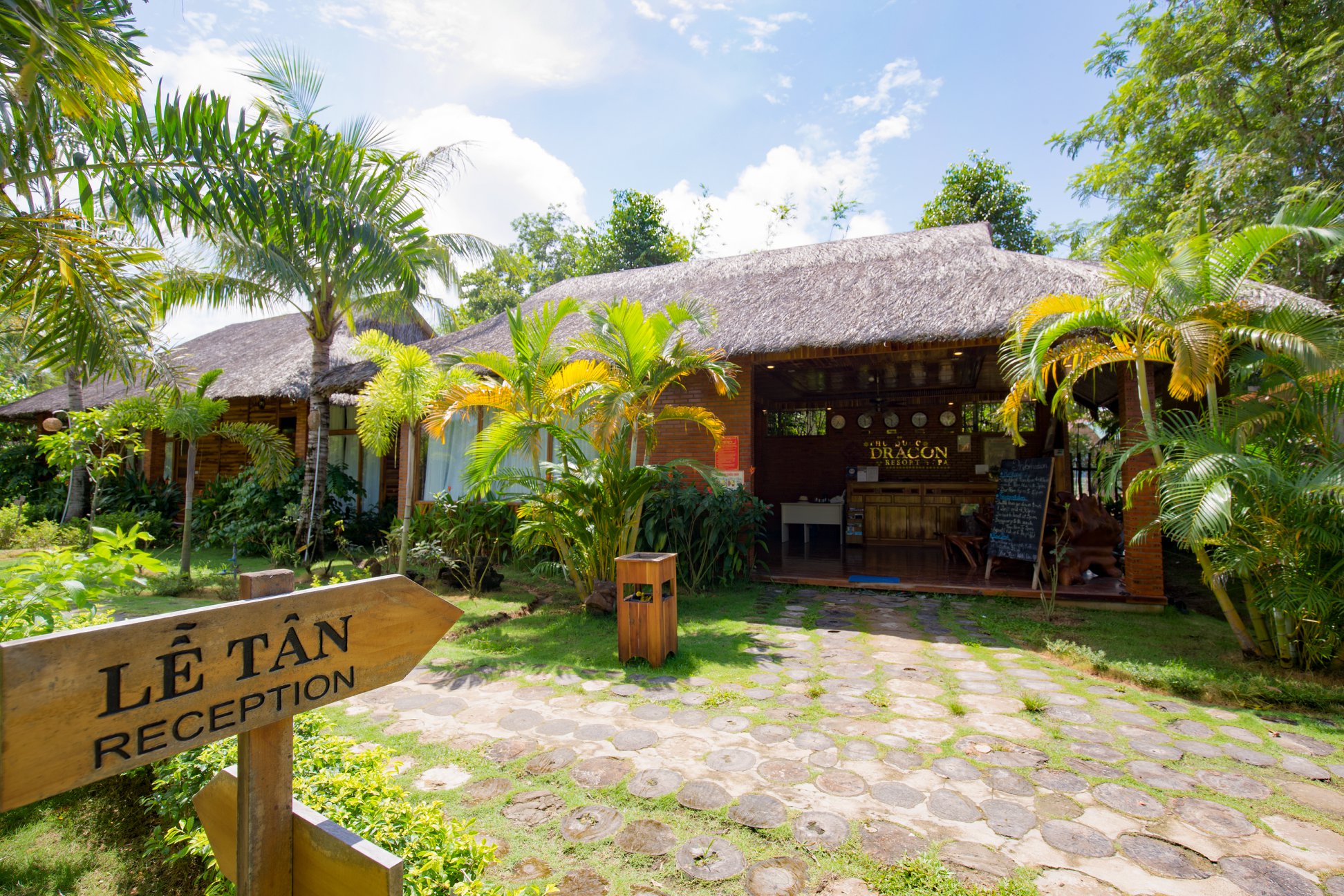 Review từ A - Z về Phu Quoc Dragon Resort & Spa