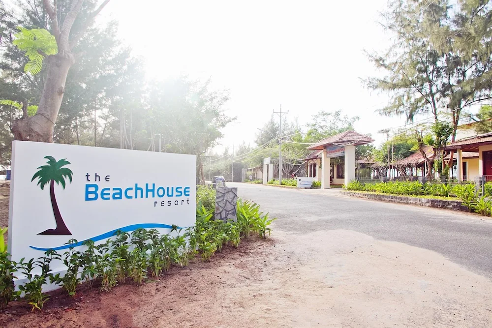 Review The Beach House resort - Camping bãi biển hoang sơ