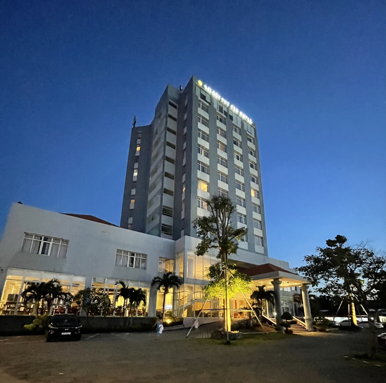 Khách sạn Sài Gòn Phú Yên: nét đẹp bình yên của xứ hoa vàng cỏ xanh