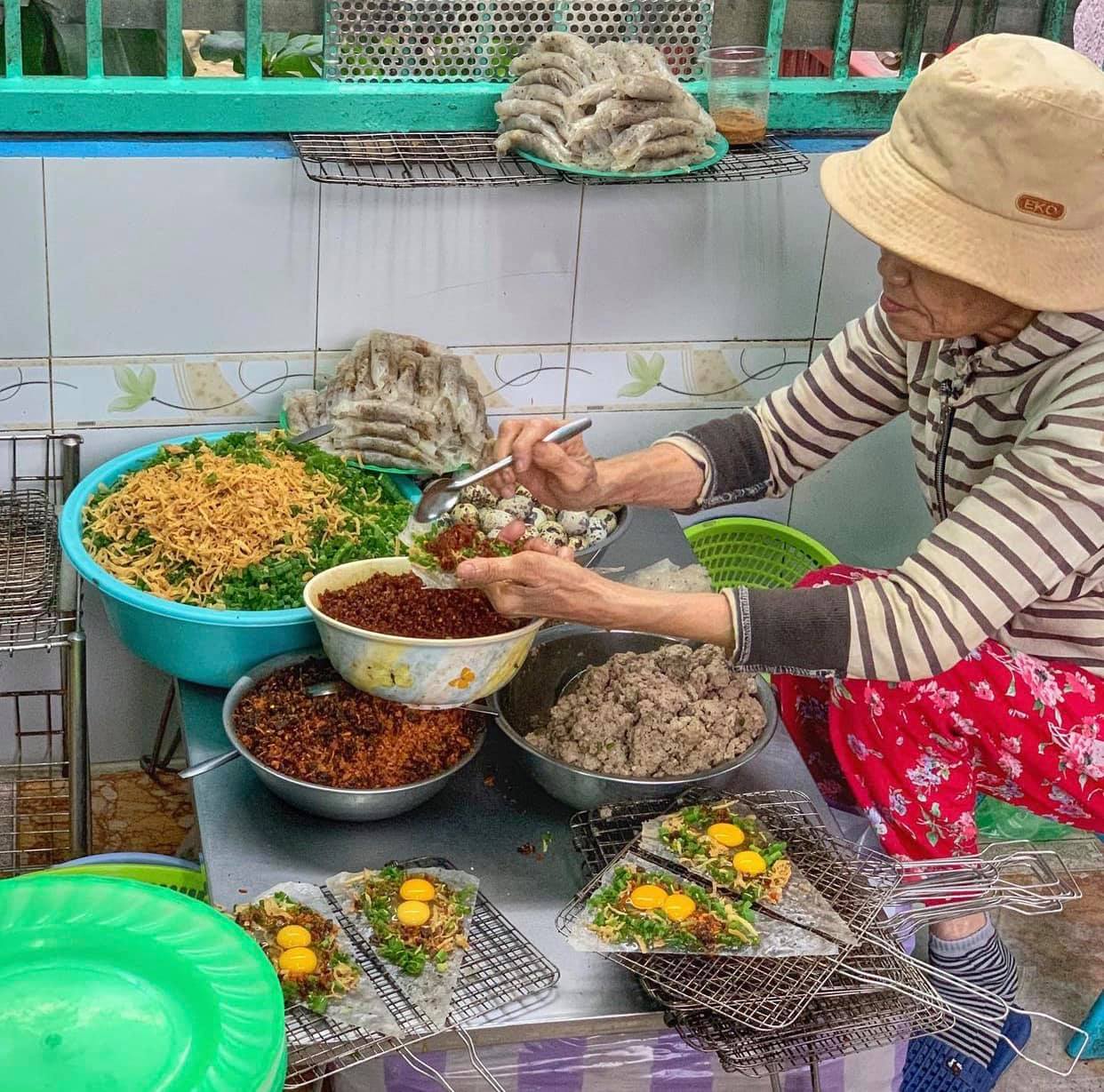 Top 11 quán bánh tráng kẹp Đà Nẵng nổi tiếng thử là mê