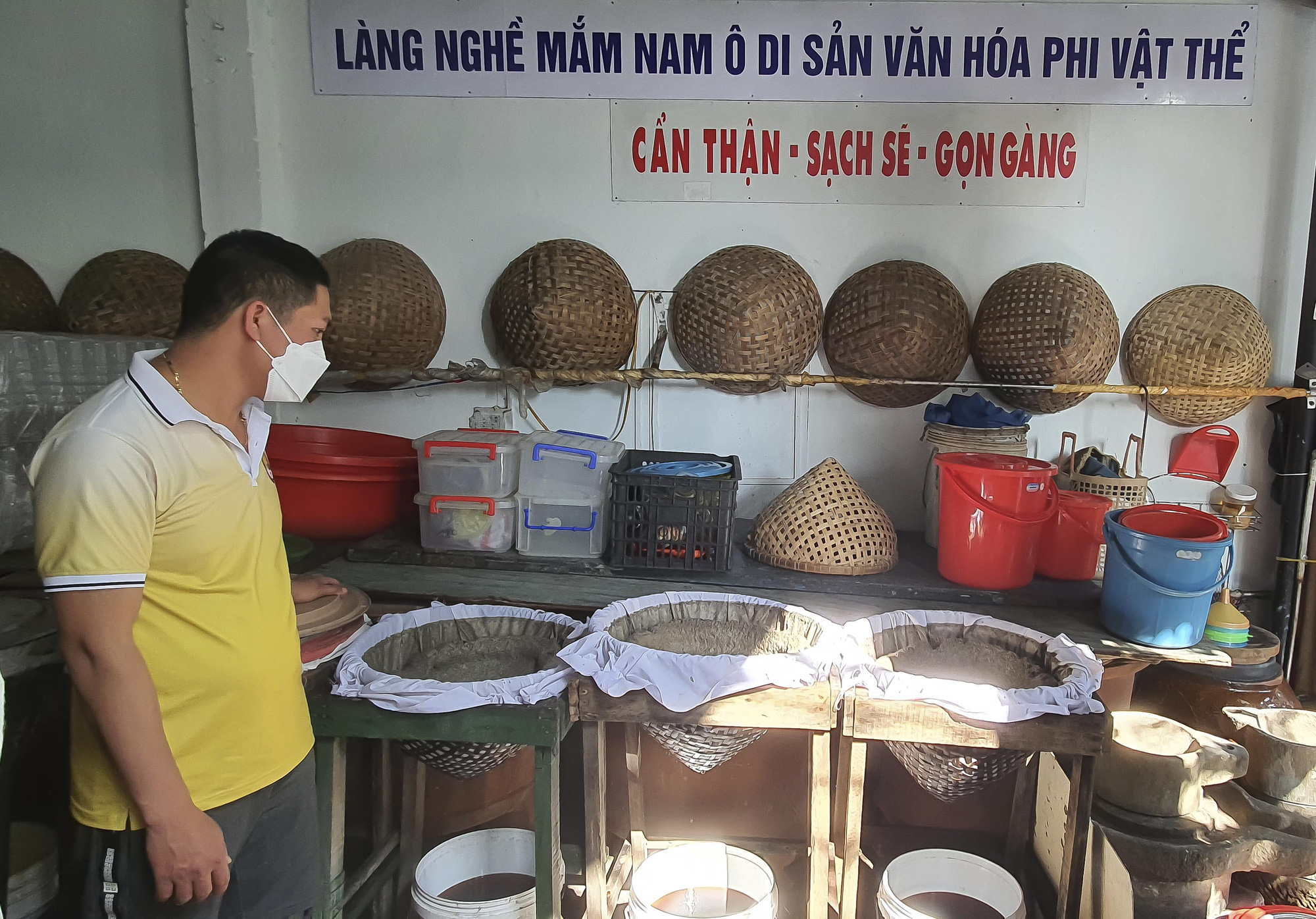 Làng nghề nước mắm Nam Ô - Tinh tuý giá trị trăm năm của hương vị Việt