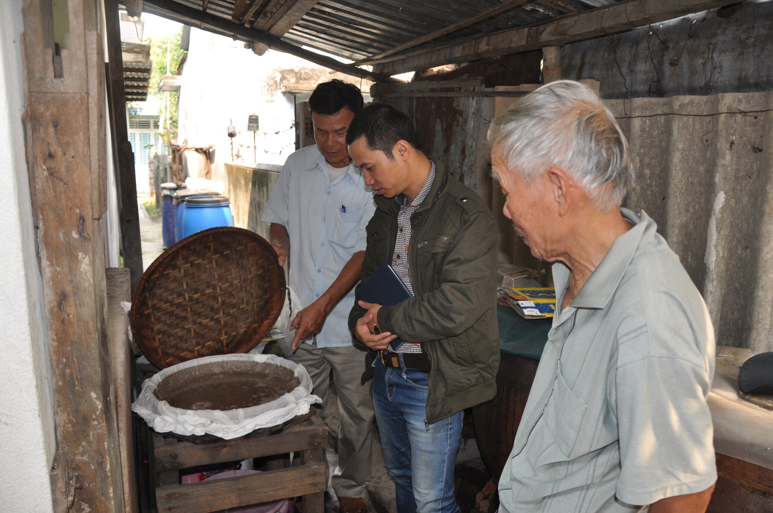Làng nghề nước mắm Nam Ô - Tinh tuý giá trị trăm năm của hương vị Việt