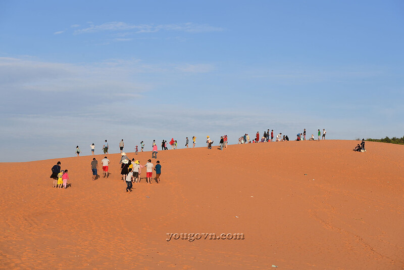 Đồi cát Mũi Né - Địa điểm du lịch đầy sắc màu