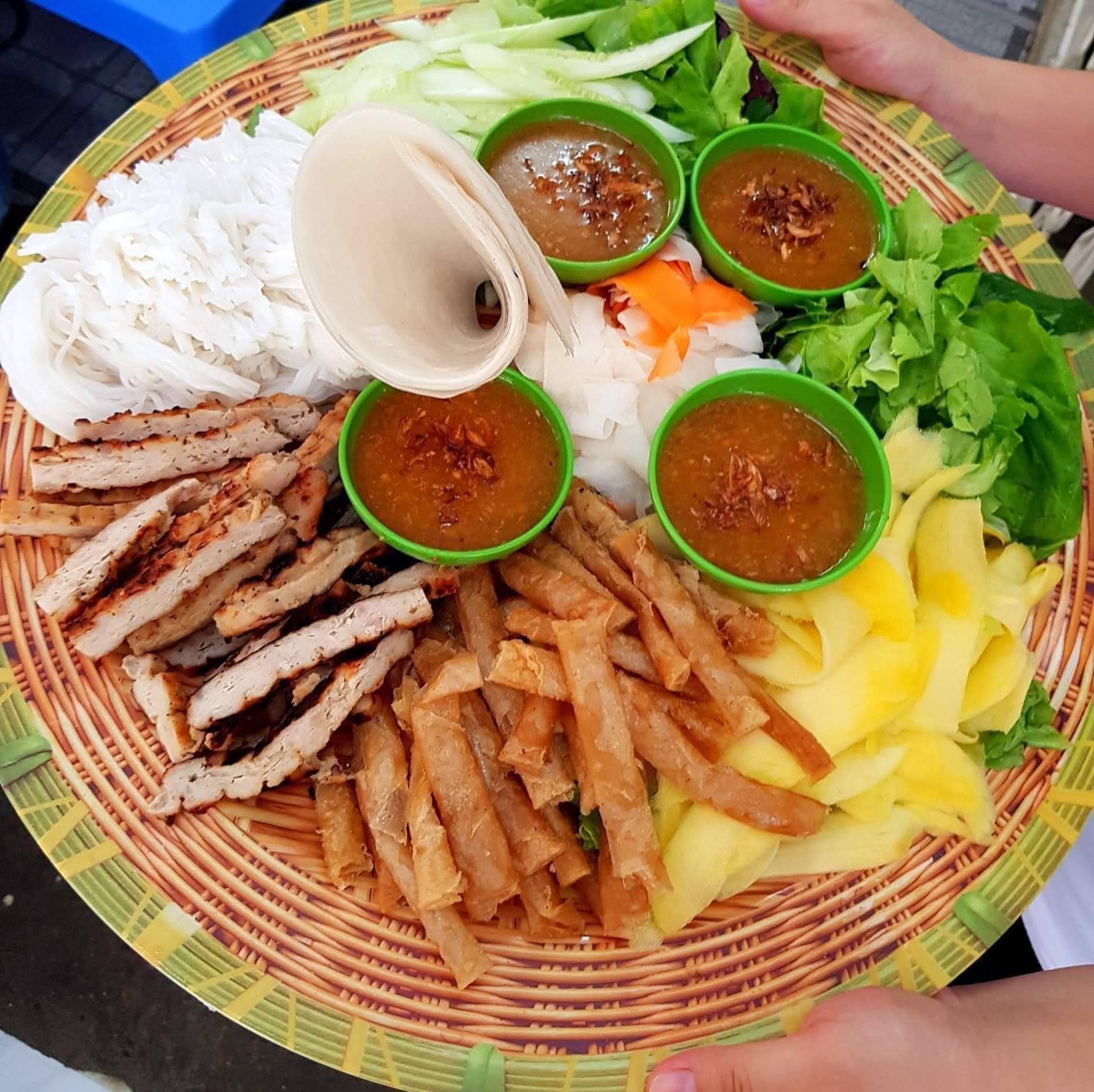 Nem nướng Nha Trang - Đặc sản ẩm thực của xứ biển 