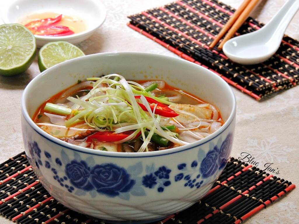 Bánh canh cá lóc Huế - Món quà đặc sản nổi tiếng dải đất Thừa Thiên