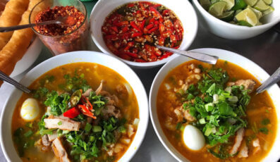 Review bánh canh khô Huế - Đặc sản nổi tiếng dải đất Thừa Thiên