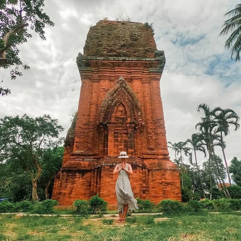 Review tháp Đôi Quy Nhơn  - Vẻ đẹp kiến trúc cổ Chăm Pa