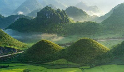 Núi đôi Quản Bạ - Một trong những kỳ quan nổi tiếng tại Hà Giang