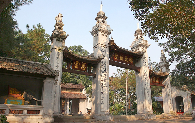 Top 15 ngôi chùa Hà Nội linh thiêng, nổi tiếng và thu hút nhất