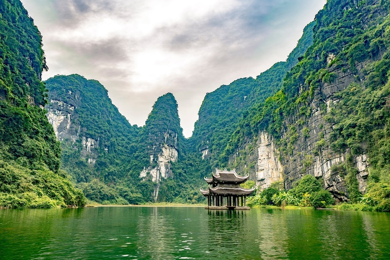Bỏ túi 30 địa điểm du lịch Việt Nam nổi tiếng nhất hiện nay