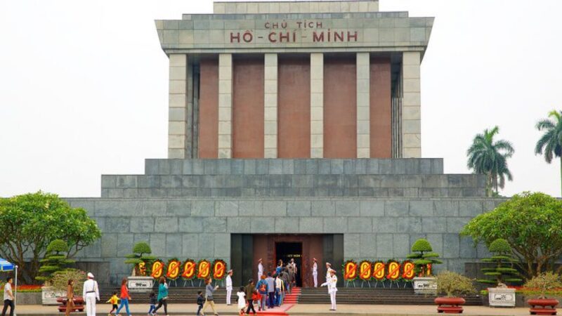 Lăng Chủ tịch Hồ Chí Minh - điểm đến tham quan linh thiêng