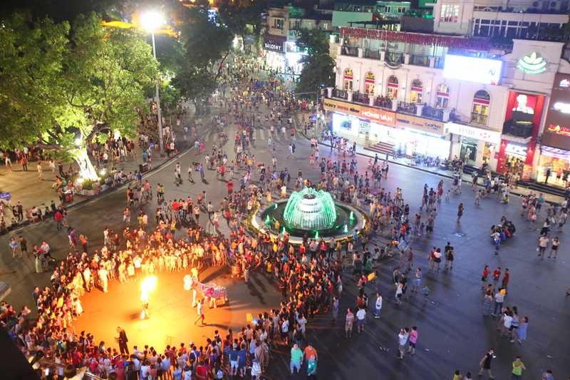 Phố đi bộ tại Hà Nội - điểm vui chơi, giải trí cuối tuần hot nhất thủ đô
