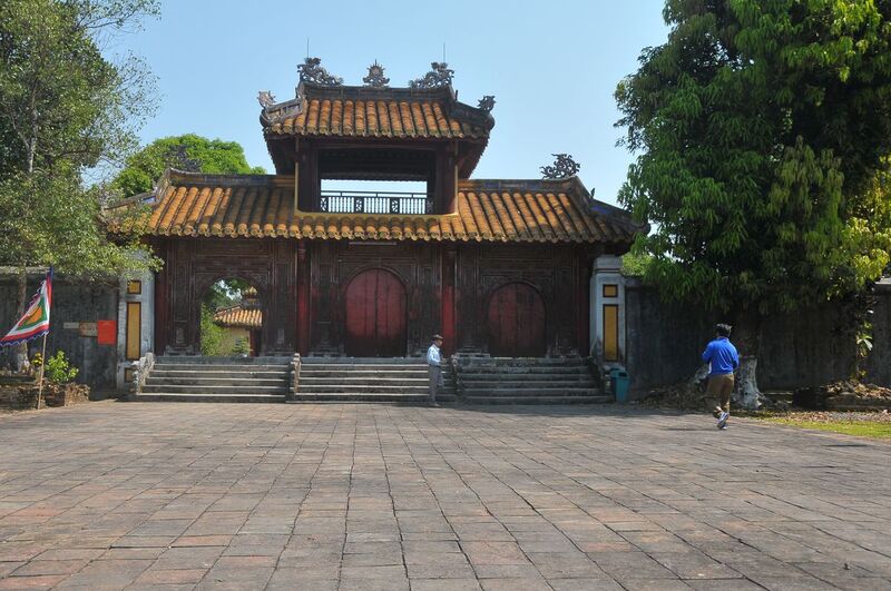 Lăng Gia Long - Điểm du lịch văn hóa ấn tượng tại Huế