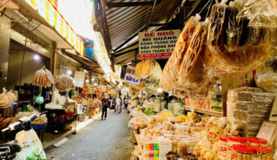 Chợ Bà Hoa - Nét đẹp bình dị giữa lòng Sài Gòn hoa lệ