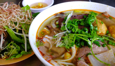 Bún bò Sài Gòn - Tinh hoa ẩm thực Việt nơi Sài thành