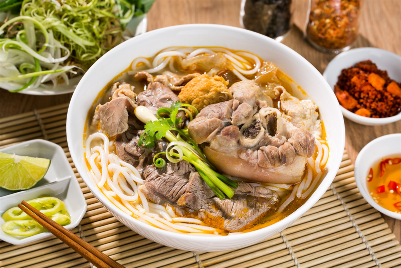 Bún bò Sài Gòn - Tinh hoa ẩm thực Việt nơi Sài thành