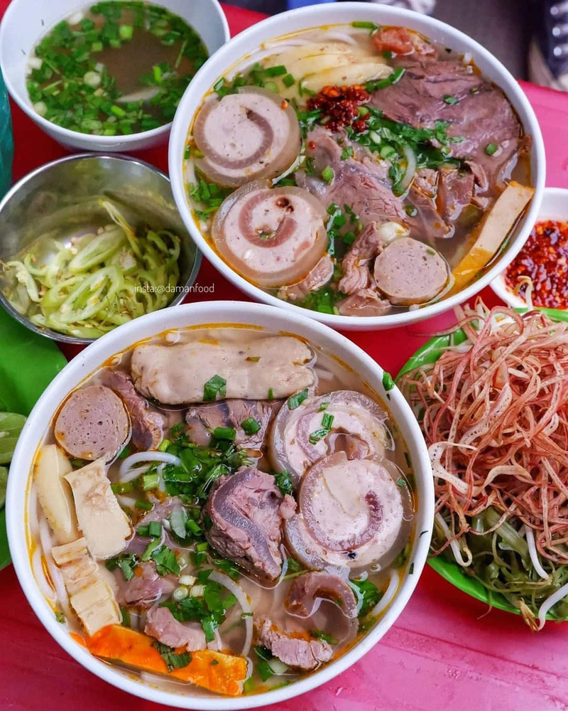 Bún bò Sài Gòn - Tinh hoa ẩm thực Việt nơi Sài thành