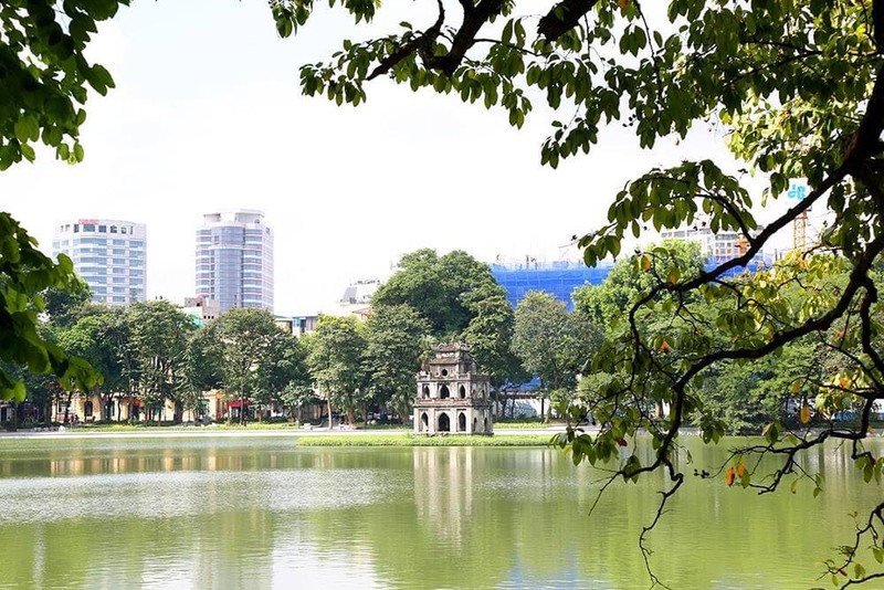 Hà Nội mang trong mình vẻ đẹp lịch sử cổ kính, lịch lãm và cuốn hút đến lạ thường. Thời tiết Hà Nội chính là một phần tạo nên vẻ đẹp ấy.